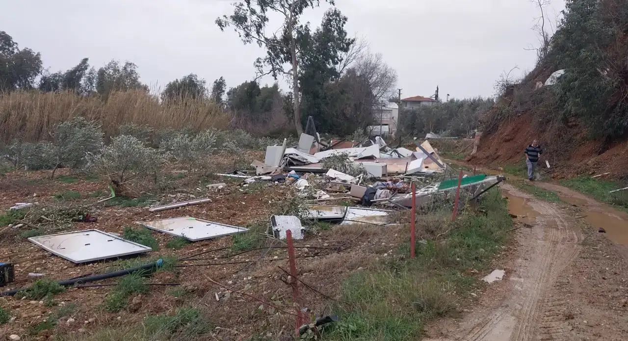 Manavgat’ın 3 Mahallesinde Hortum Felaketi: 1 Yaralı 4